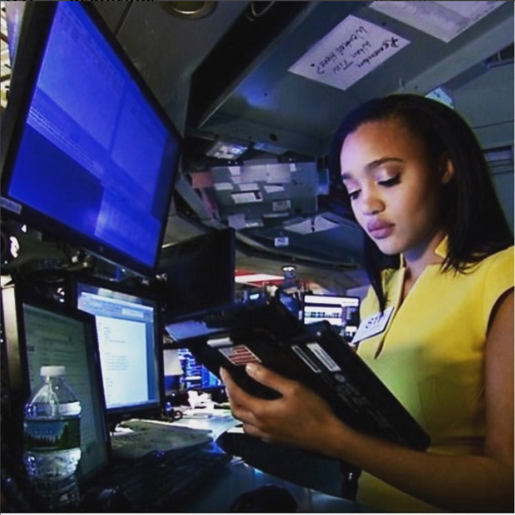 23-Year-Old Lauren Simmons Is The Only Female Trader At The New York Stock Exchange
